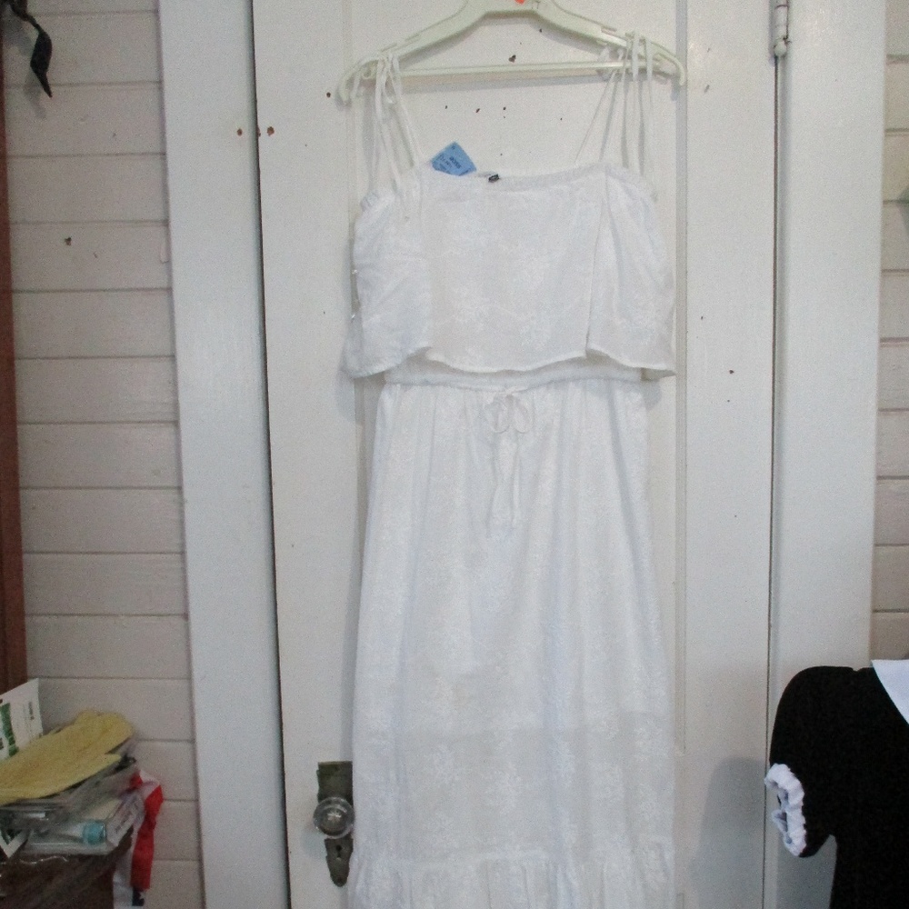 PURPLE  SNOW.. WHITE SUMMER DRESS. JR'S  12..NWT